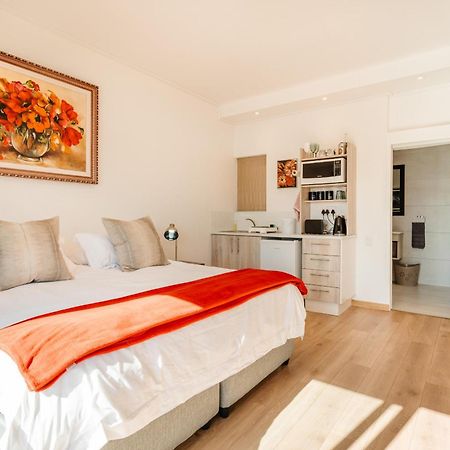 Vlei Cove Guesthouse Cape Town Bagian luar foto