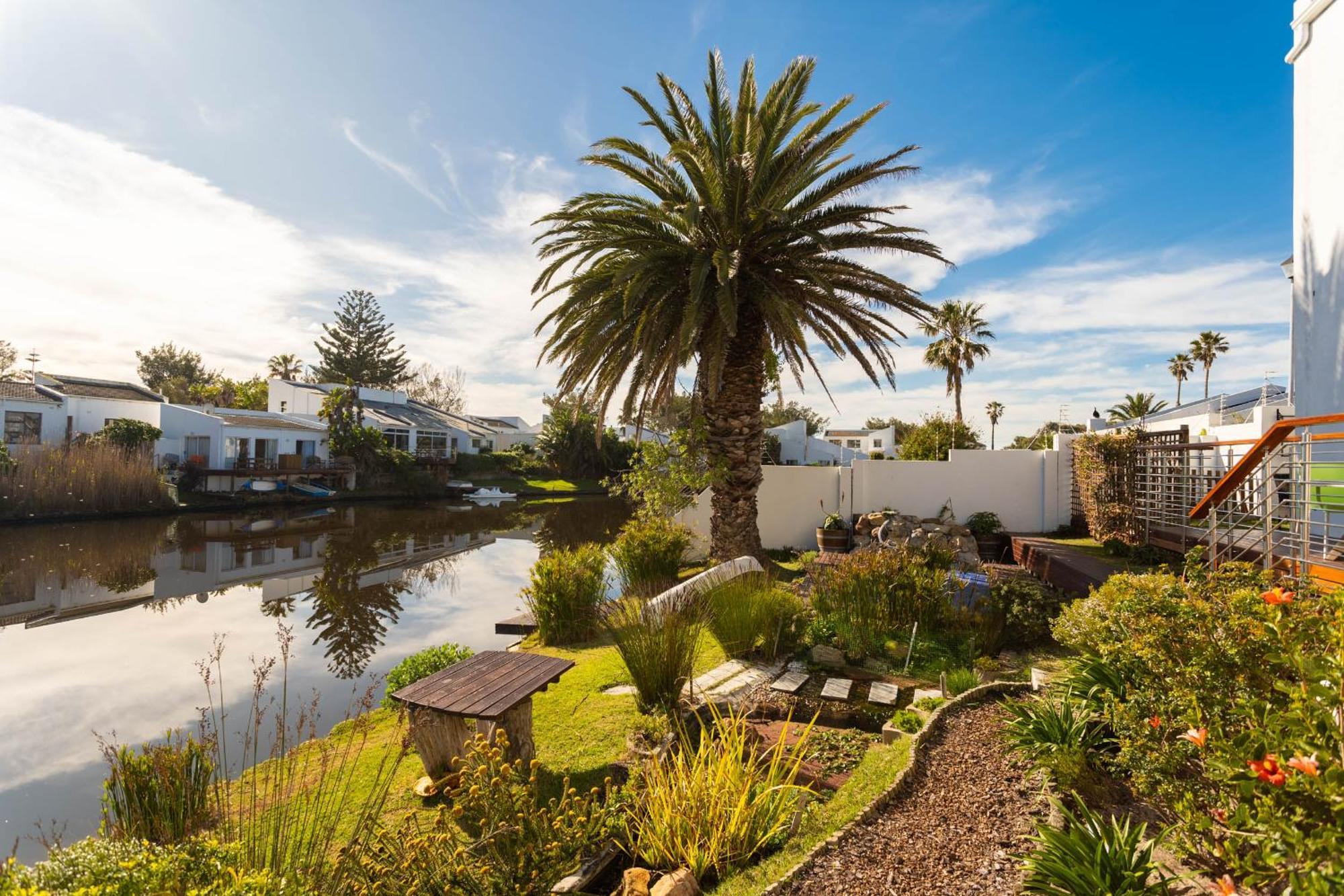 Vlei Cove Guesthouse Cape Town Bagian luar foto